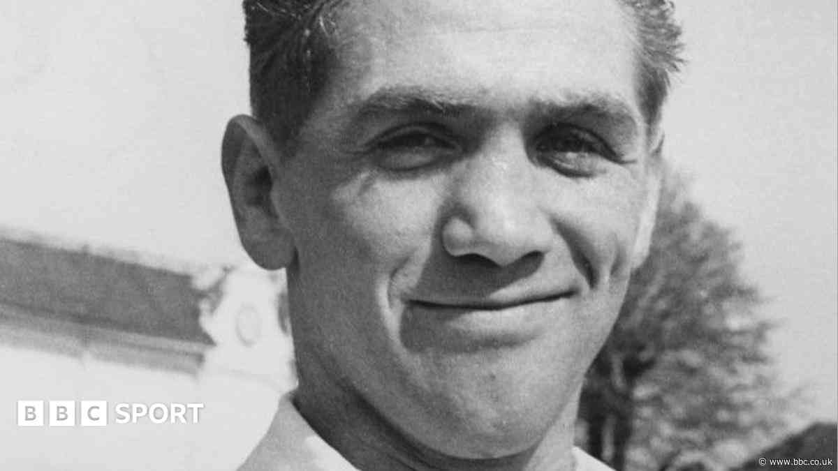 Kent championship-winning bowler Brown dies aged 90