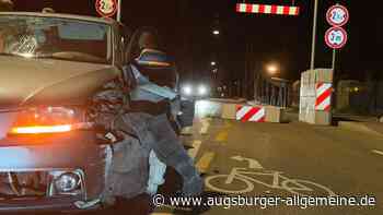 Unfall auf Neutorbrücke: Alkoholisierter Autofahrer prallt gegen Betonsteinwand