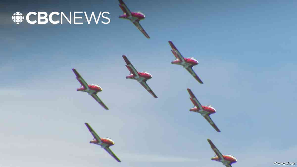 Snowbirds say goodbye to iconic CT-114 Tutor jet in final airshow