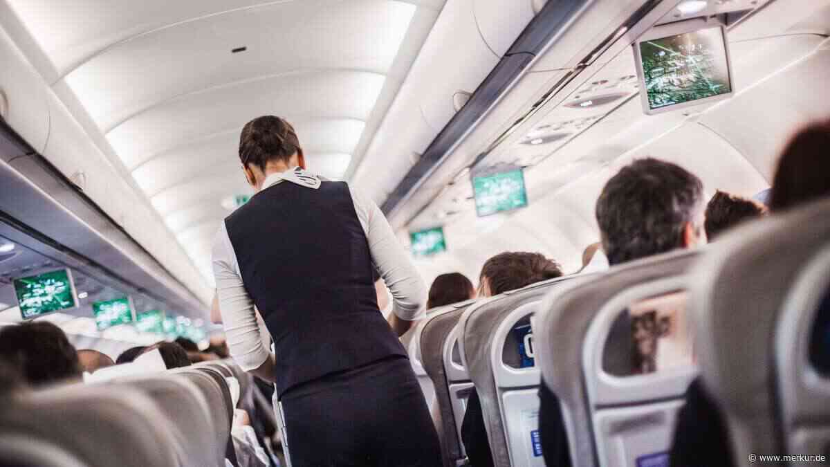 „Sehe ich schon an der Begrüßung“ – Flugbegleiterin packt über Problem-Gäste aus