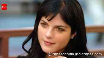 Selma Blair makes her first public appearance since arrest