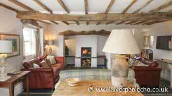 'Historical' North Wales cottage with crackling open fire and sea views