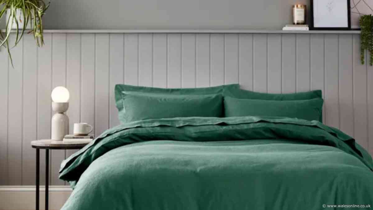 Shoppers rush to snap up ‘cosy and warm’ bedding that’s perfect for winter