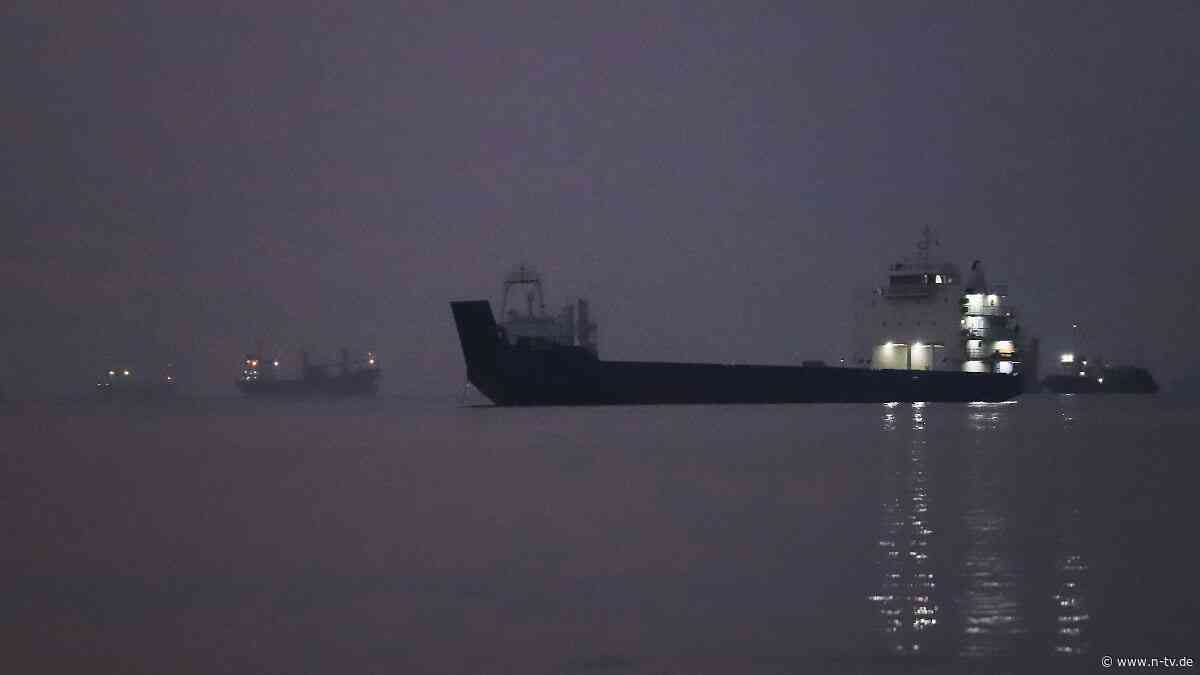 Millionen Barrel Rohöl an Bord: Teheran: Supertanker trifft Seemine in Straße von Hormus