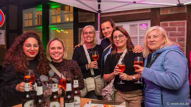 Lang geöffnete Läden: Moonlight Shopping lockt viele Besucher in die Innenstadt