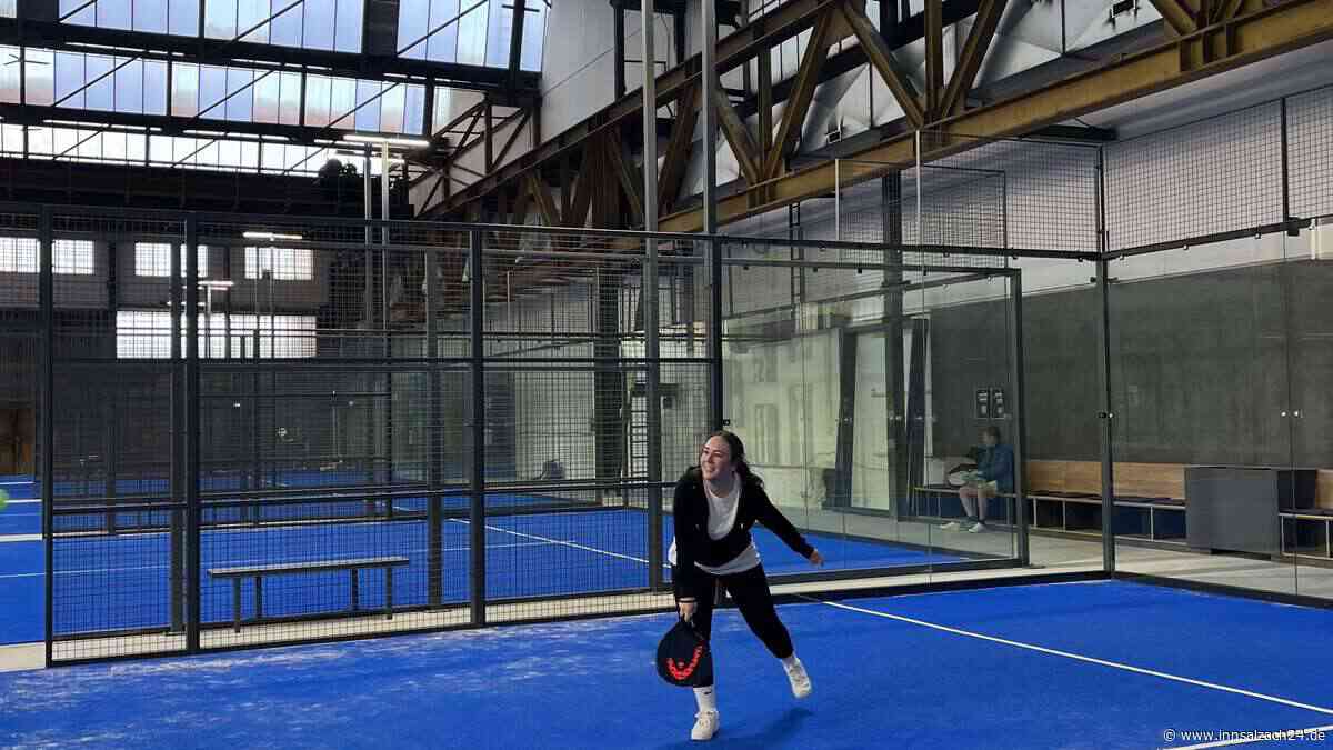 „Das macht auch Unsportlichen Spaß“: Padel-Spielen in Neuötting – Ein Selbstversuch