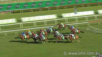 Tempted pulls off 'impossible' Everest upset