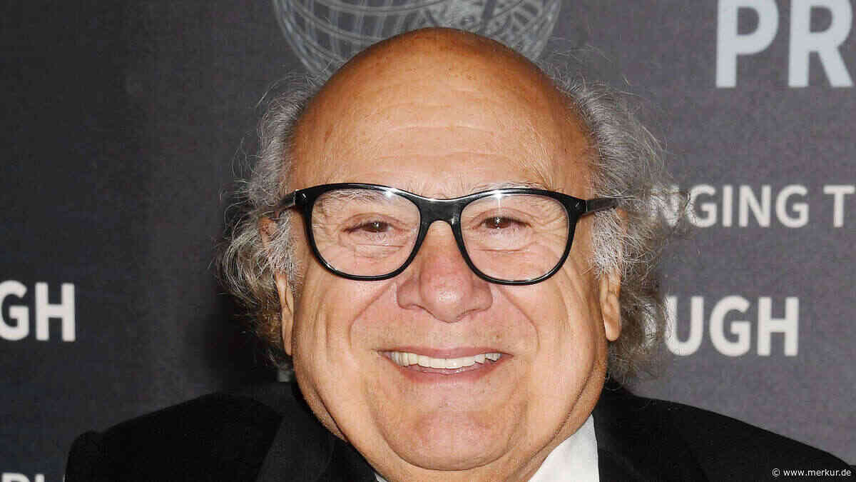Seltener Auftritt: 81-jährige Hollywood-Legende kehrt mit Krückstock auf roten Teppich zurück