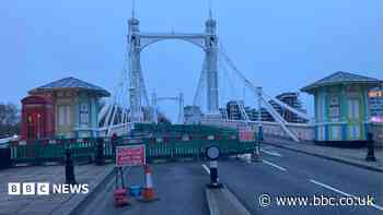 Albert Bridge closure causing gridlock, locals say
