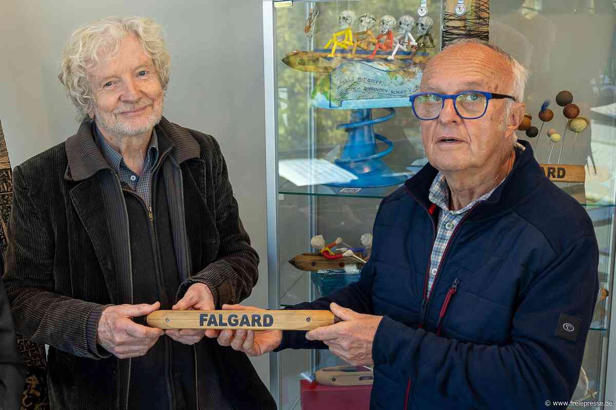 Sprecher von „Elefant, Tiger & Co“ erhält im Vogtland ein besonders Schiffchen