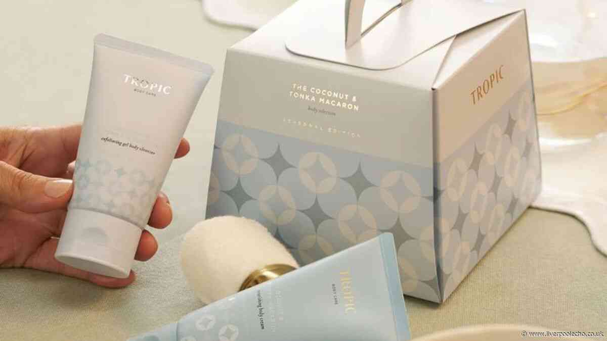 ‘I can’t stop sniffing my arms’ women say as ‘delicious’ festive gift set hits £20