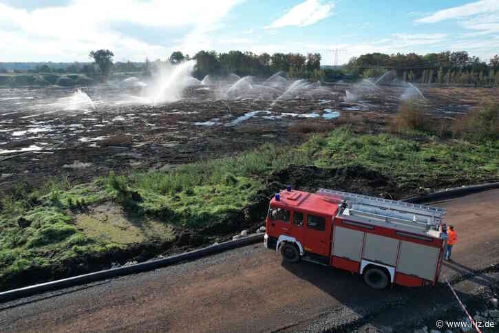 Schwelbrand im alten Trübebecken: Die Löschwasserleitung zum Kohlebrand im Restloch Rusendorf steht