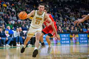 Siena's Brendan Coyle finally gets to see banner unfurled at MVP Arena