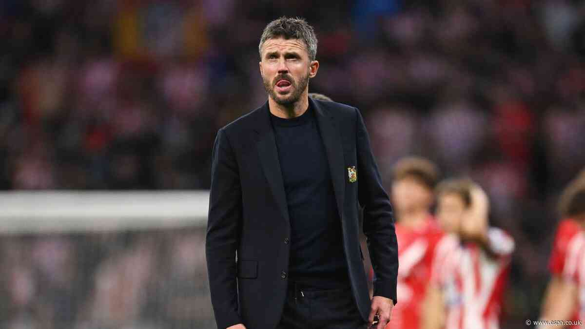 Carrick claims Man United have unity, but is Martínez's outburst a sign of chaos to come?