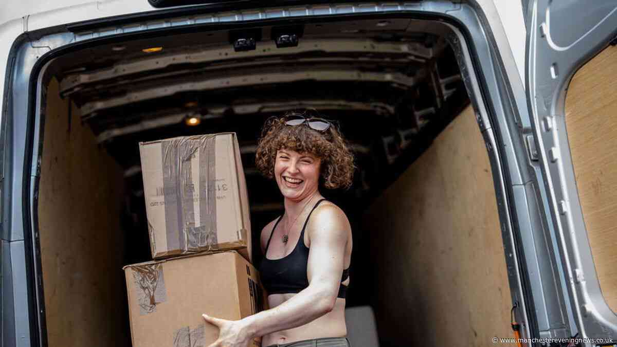 'I help women move house after break ups and make £10k a month'