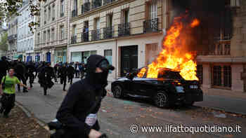 Proteste in Francia contro il carovita, scontri a Parigi: la polizia usa i lacrimogeni. Assaltata la sede di CNews, tensioni anche a Marsiglia e Lione