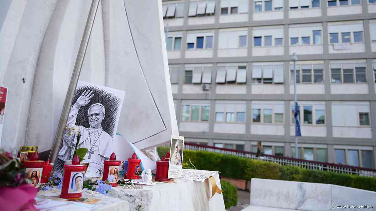 Nach Lungen-OP: Papst kann Klinik verlassen