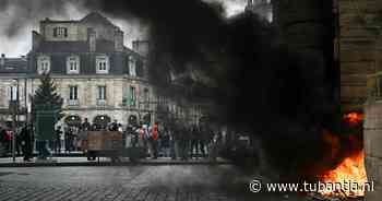 Al 166 aanhoudingen bij protesten in Frankrijk: ‘Heel veel woede’