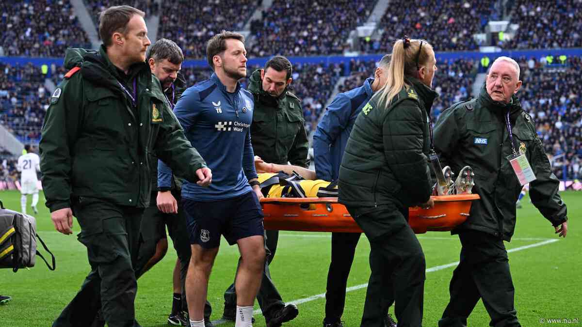 Emiliano Martínez valt met hoofdblessure uit na akelige botsing bij zege Chelsea