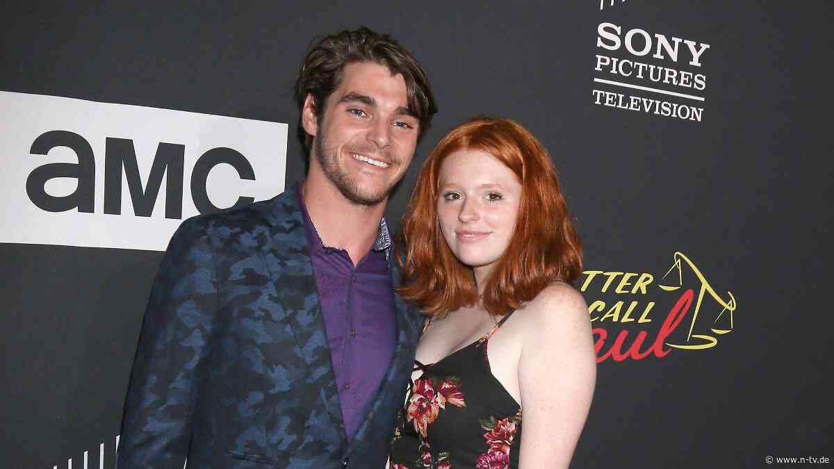 Abschied von "Breaking Bad"-Star: RJ Mittes Schwester spricht unter Tränen über schwere Familiengeschichte