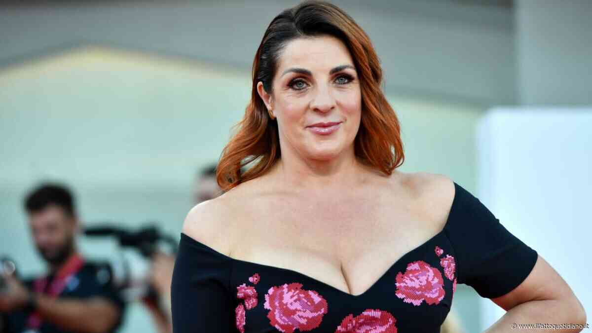 “La commozione mi ha travolta al punto che le lacrime mi solcano il viso senza sosta, mi mancano tantissimo gli animali che ho avuto e sono morti. È un grandissimo lutto”: così Elena di Cioccio