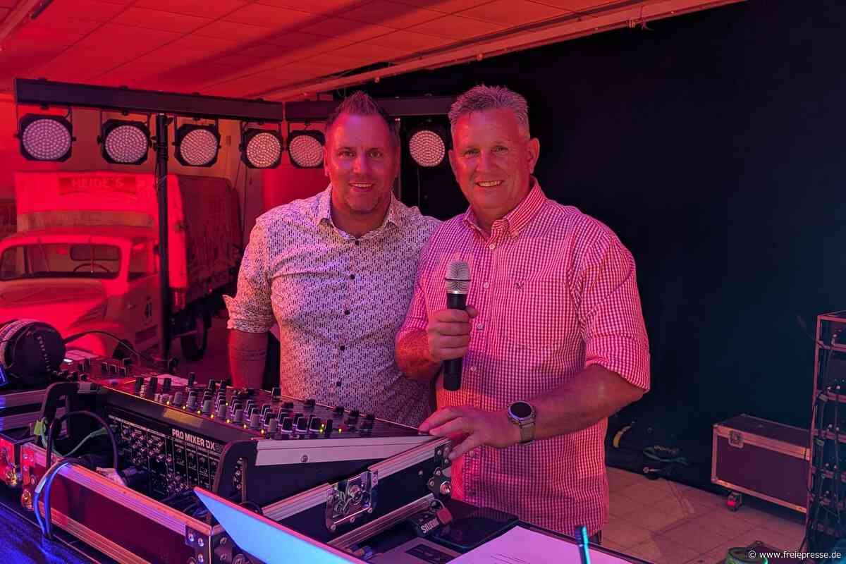 Vom Kassettenrekorder zur Bühne: Das Heide-DJ-Team aus Vater und Sohn in Siebenlehn