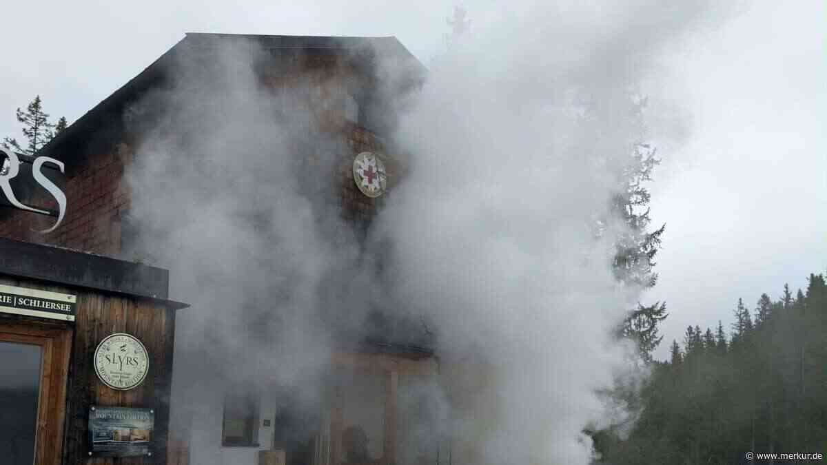 Brennende Bergwacht-Hütte: 58 Retter trainieren Einsatz am Stümpfling
