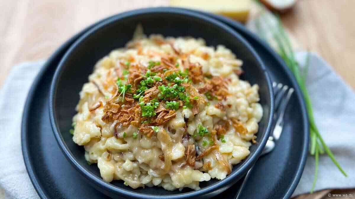 Traditionelle Käsespätzle: Der herzhafte Seelenwärmer aus Österreich für kalte Herbsttage