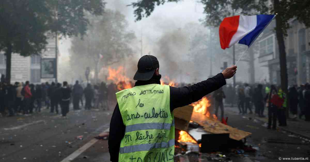 Demonstraties in Frankrijk en België lopen uit de hand, politie zet traangas in bij protesten in Parijs