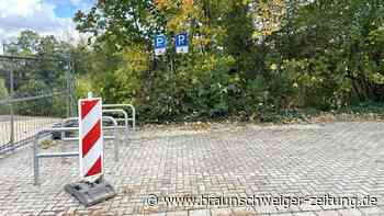 Fahrradbügel auf Behindertenparkplatz: Ärger am Braunschweiger Friedhof