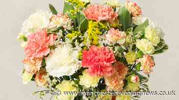 'Absolutely beautiful' letterbox flowers under £30 'still look great 2 weeks later'