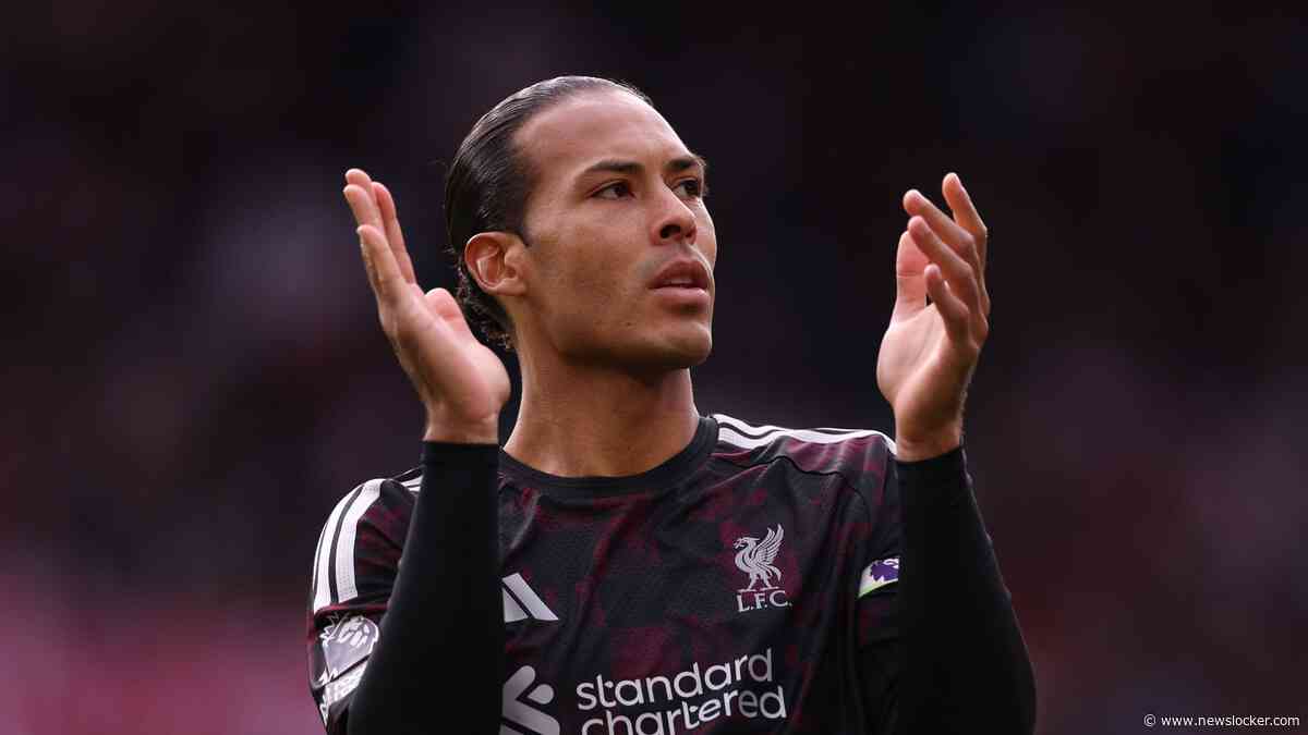 Liverpool boekt in jubileumwedstrijd Virgil van Dijk moeizame zege op negental Brentford, Jeremie Frimpong valt geblesseerd uit