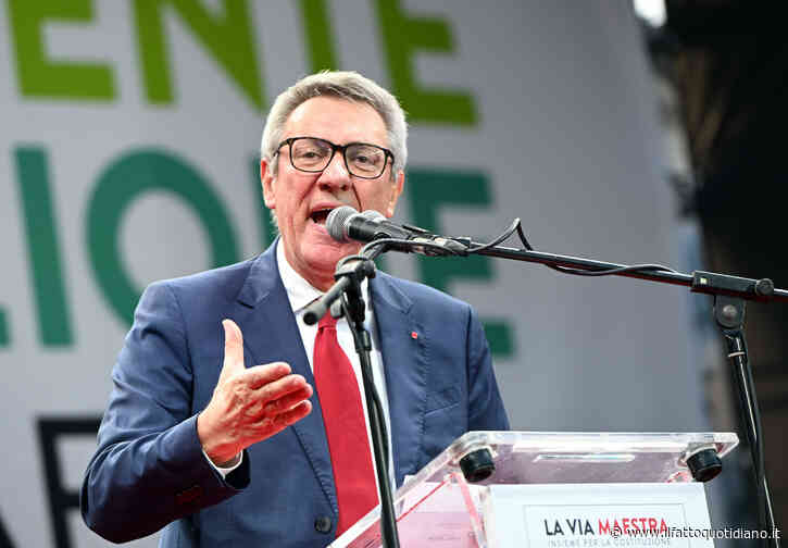 Cgil, Landini dal palco di Roma: “Siamo più di 100mila, è ora di riprenderci la parola”. E annuncia lo sciopero generale