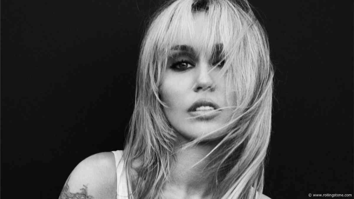 Miley Showcases New Era, Remembers ‘Aunt Dolly’ Parton at Hollywood Bowl