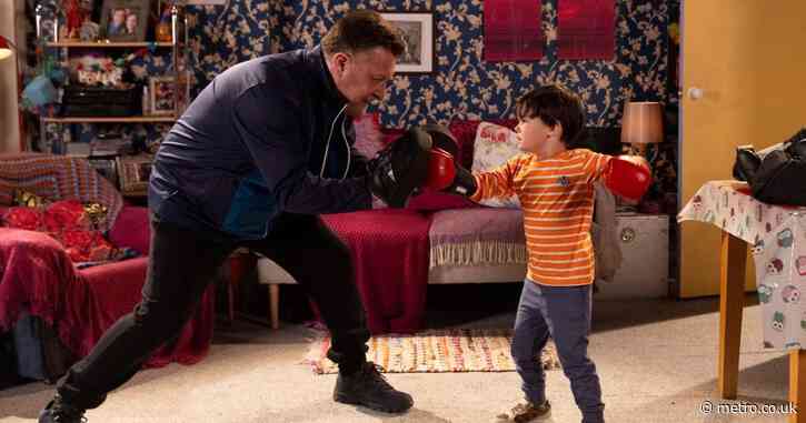 Toxic Ross forces Dorin into violence on Coronation Street