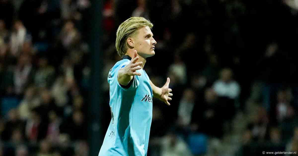LIVE eredivisie | Sem Steijn benut discutabele penalty: Feyenoord vergroot opnieuw voorsprong op Telstar