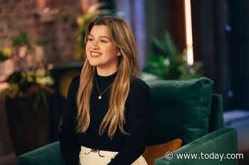 Kelly Clarkson’s 1st Mistake and the Art of Play’s ‘Colossal Errors,’ According to a PR Pro