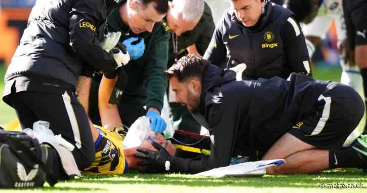 Everton fans dispute boos towards Emi Martinez after head injury during Chelsea defeat