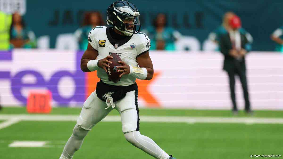 Eagles to place Jalen Hurts on IR, as he deals with superficial blood clot, per report
