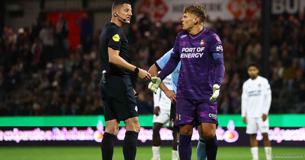 Boosheid bij Telstar over discutabel penaltymoment: ‘Ik moet mezelf echt inhouden’