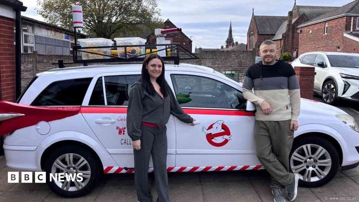 Couple spend £400 making Ghostbusters car for Halloween