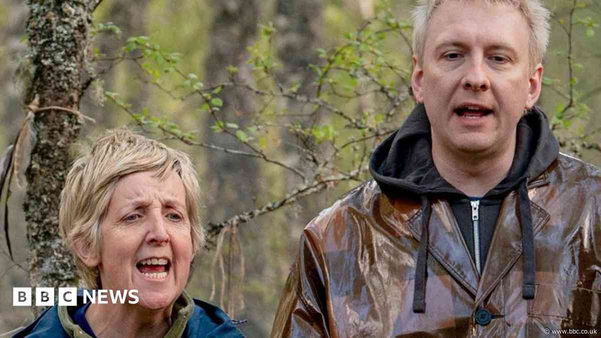 Joe Lycett pays bar tab at fellow Traitors star's local