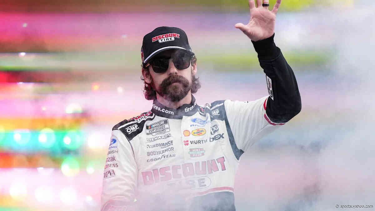 Ryan Blaney wins pole at Phoenix Raceway while NASCAR postseason leader Kyle Larson to start 22nd