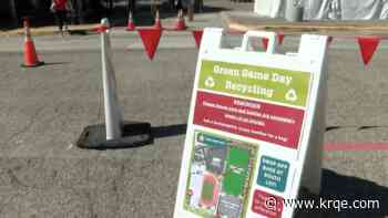 UNM students volunteer to help Lobo tailgaters go green