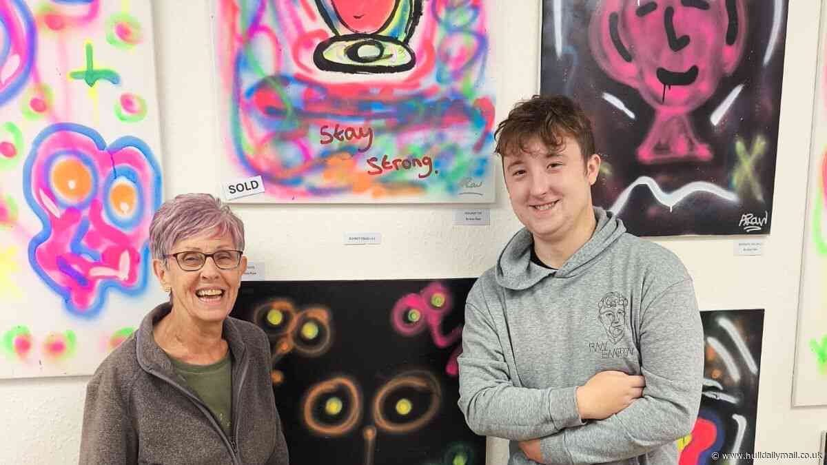 'Never give up on yourself': Teenage artist leaves paintings with uplifting messages for people to find