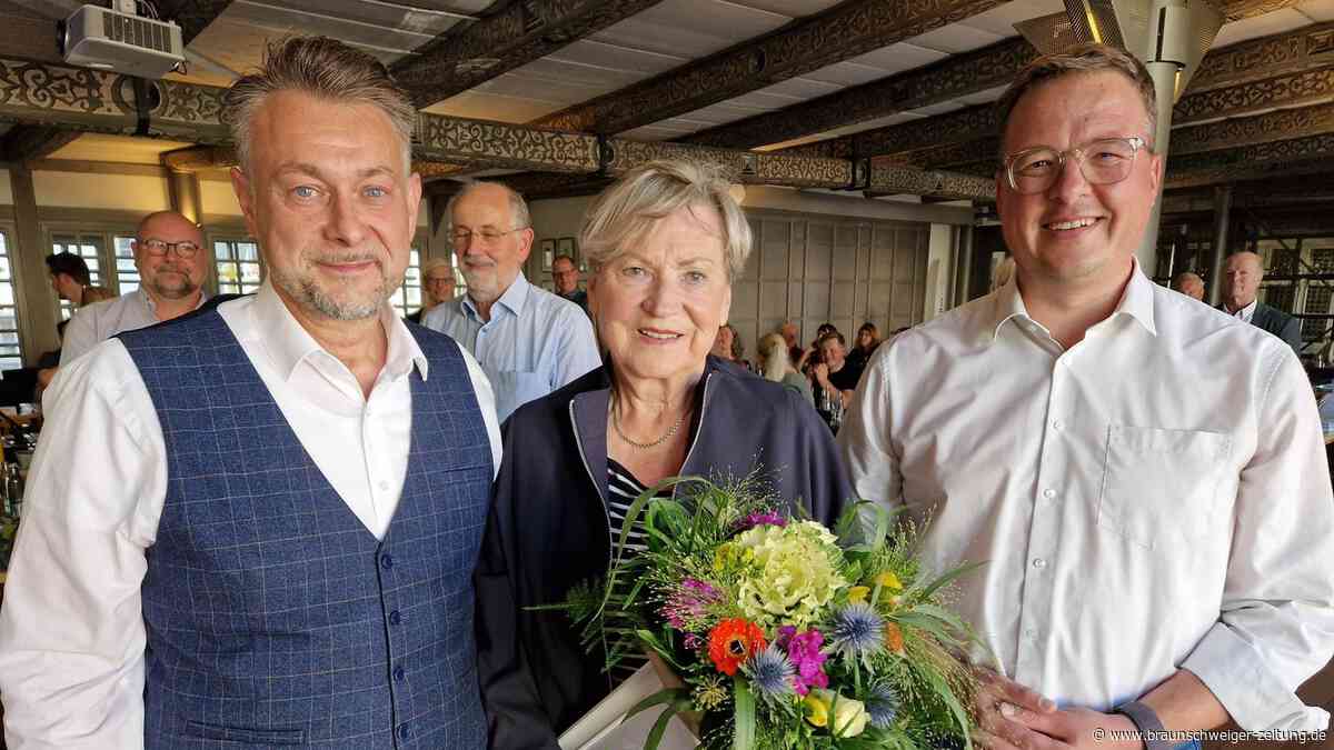 „Meine Oma weiß, wie Sterben geht“: Wolfenbüttel ehrt Dagmar Ammon für Hospizarbeit