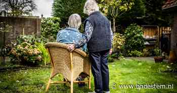 Ada (86) en Trees (80) woonden 34 jaar samen met Bart en zijn nu een paar: ‘Liefde is niet exclusief’