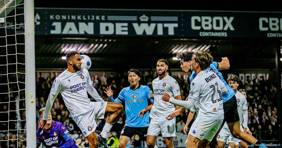 Roulerend Feyenoord slaat gat met PSV, maar kwetsbare avond roept nieuwe vragen op