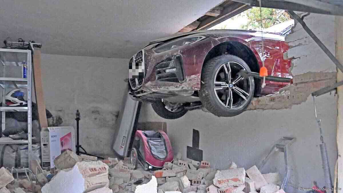 Spektakulärer Unfall in München: Gestohlener BMW donnert mit Vollgas durch Garagenwand