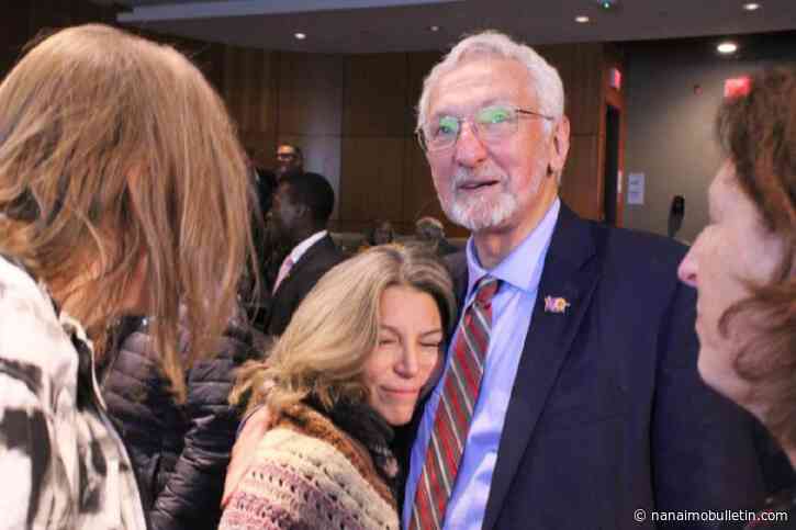 Leonard Krog wins re-election as City of Nanaimo mayor